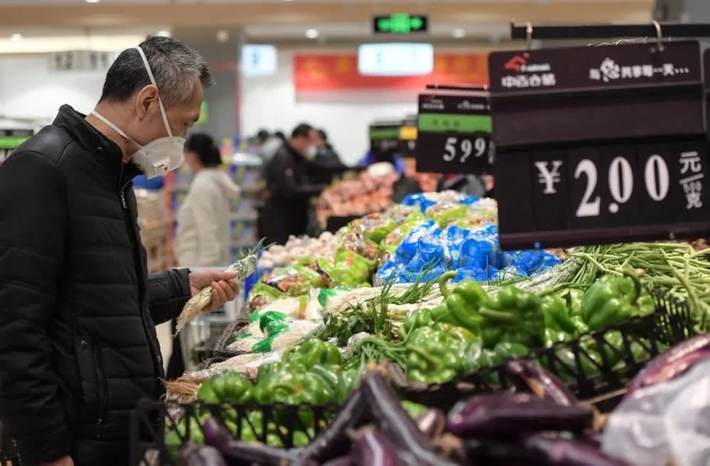 疫情中，一個(gè)中產(chǎn)家庭能撐多久？